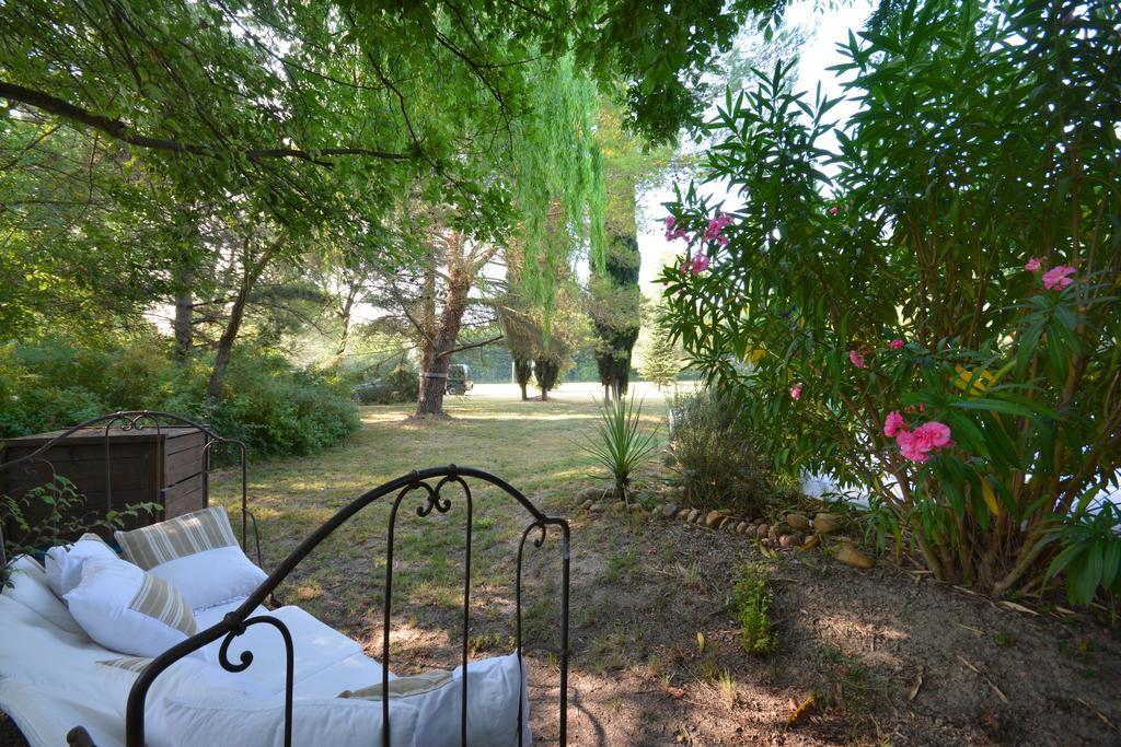 Le Mas De Trevouse Saint-Saturnin-lès-Avignon Buitenkant foto